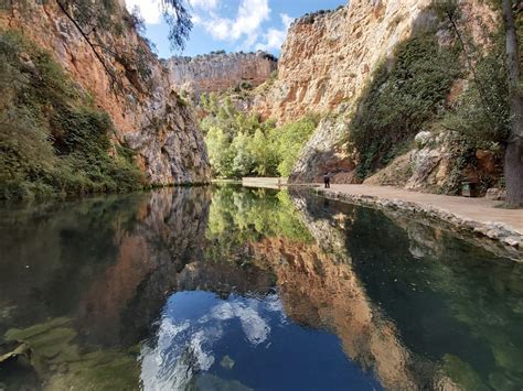 ¿Cuánto tiempo se tarda en ver el Monasterio de Piedra y qué。